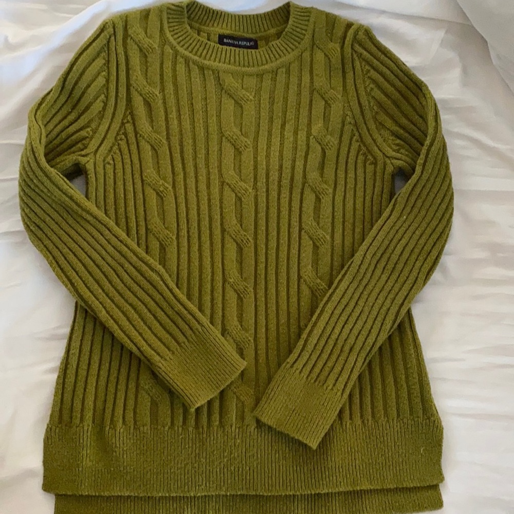 Banana Republic Olive Cable Knit Sweater